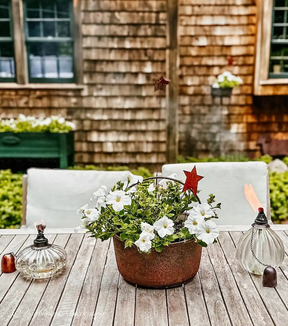 White-Green-Rustic-Summer-Flower-Planters-Sure-To-Charm-You-5-086c18ff59a3455ea2f40c18c34e4914