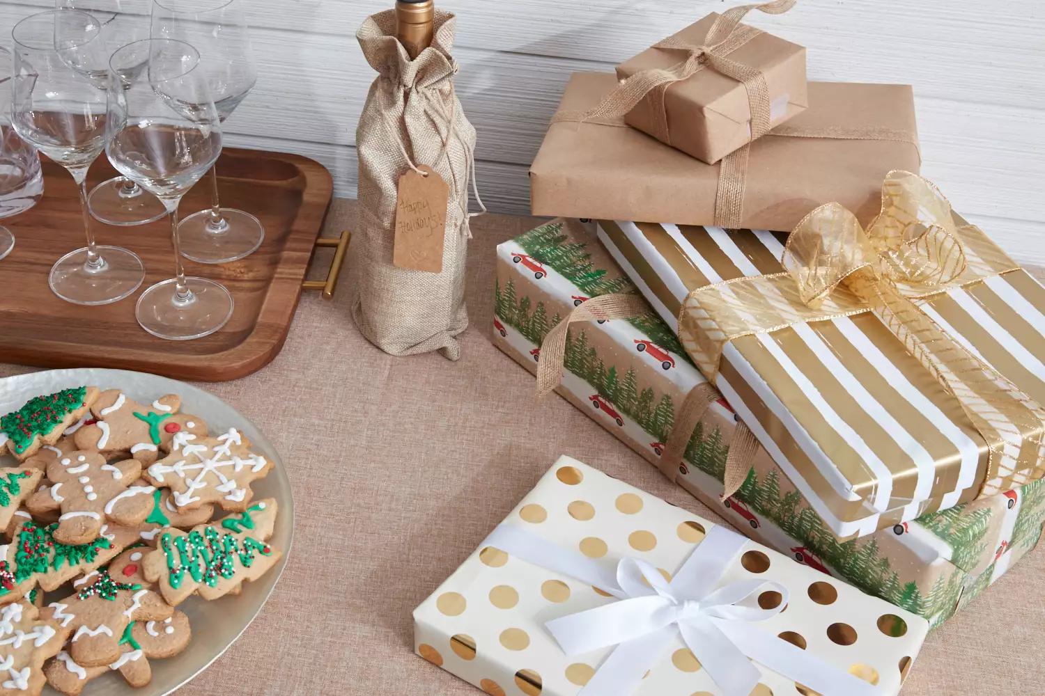 proper-host-and-hostess-gift-etiquette-1216503_holiday_3222-9245a40d2c7f4a3a8e6d7bd58dcc746e